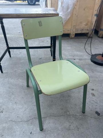 SILLA ESCOLAR PEQUEÑA
