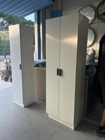 MUEBLE ESCOBERO 2 PUERTAS 60X39X180